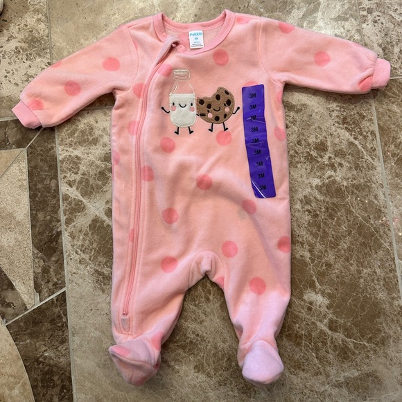 BNWT Pekkle MicroFleece Baby Pink Polka Dot Sleeper - Picture 1 of 2
